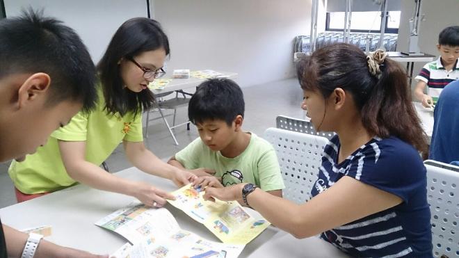 需要細心與耐心才能完成漂亮的立體手冊